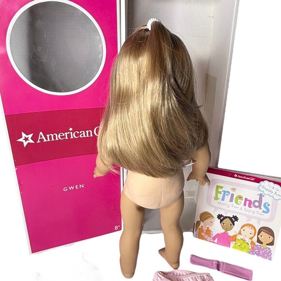 American Girl Gwen Doll Meet Outfit Headband Hair Tie Book Sonali's Friend Box - Picture 4 of 12